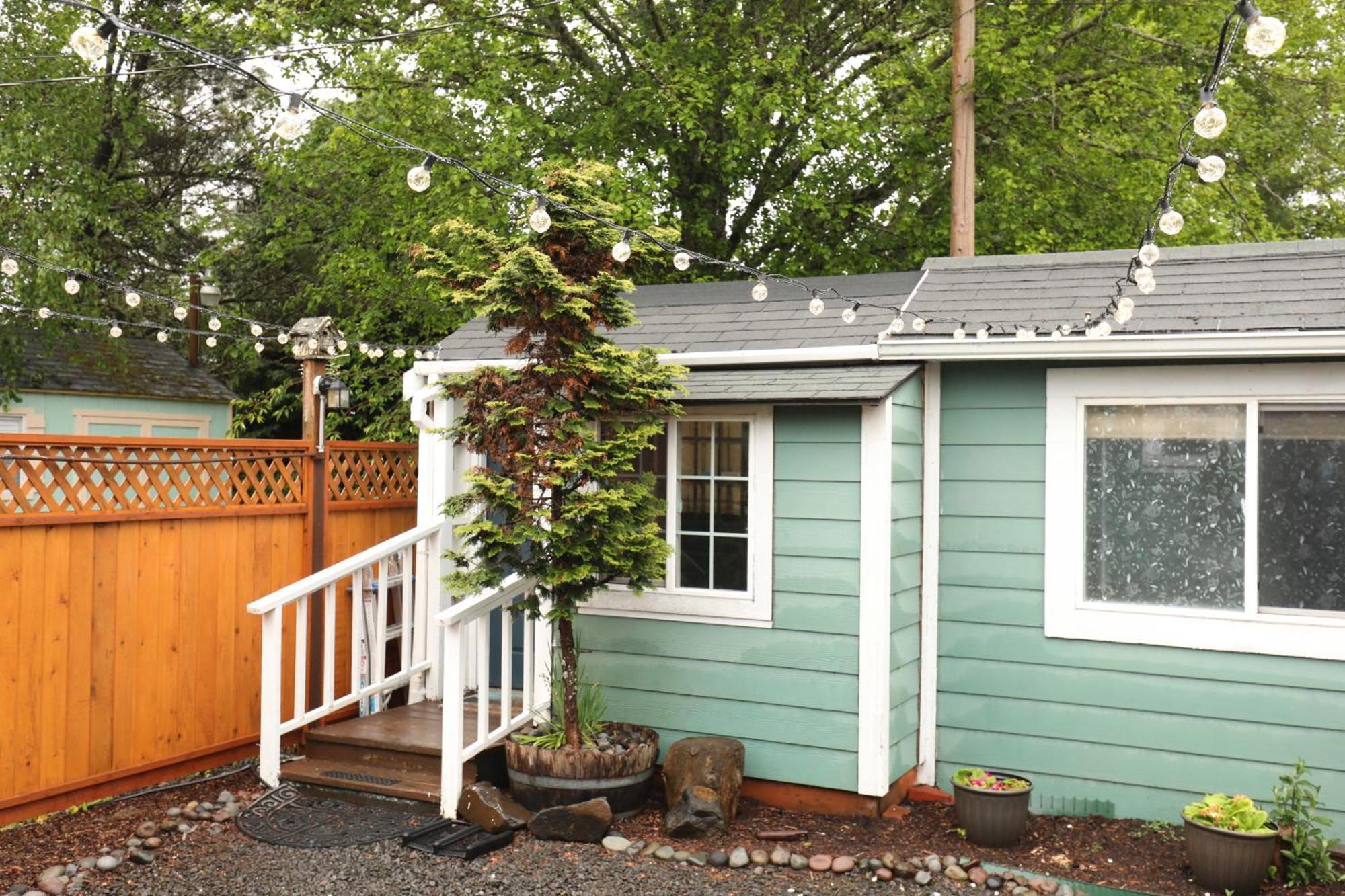 Enchanted Cottages By The Sea Seaview Exterior photo